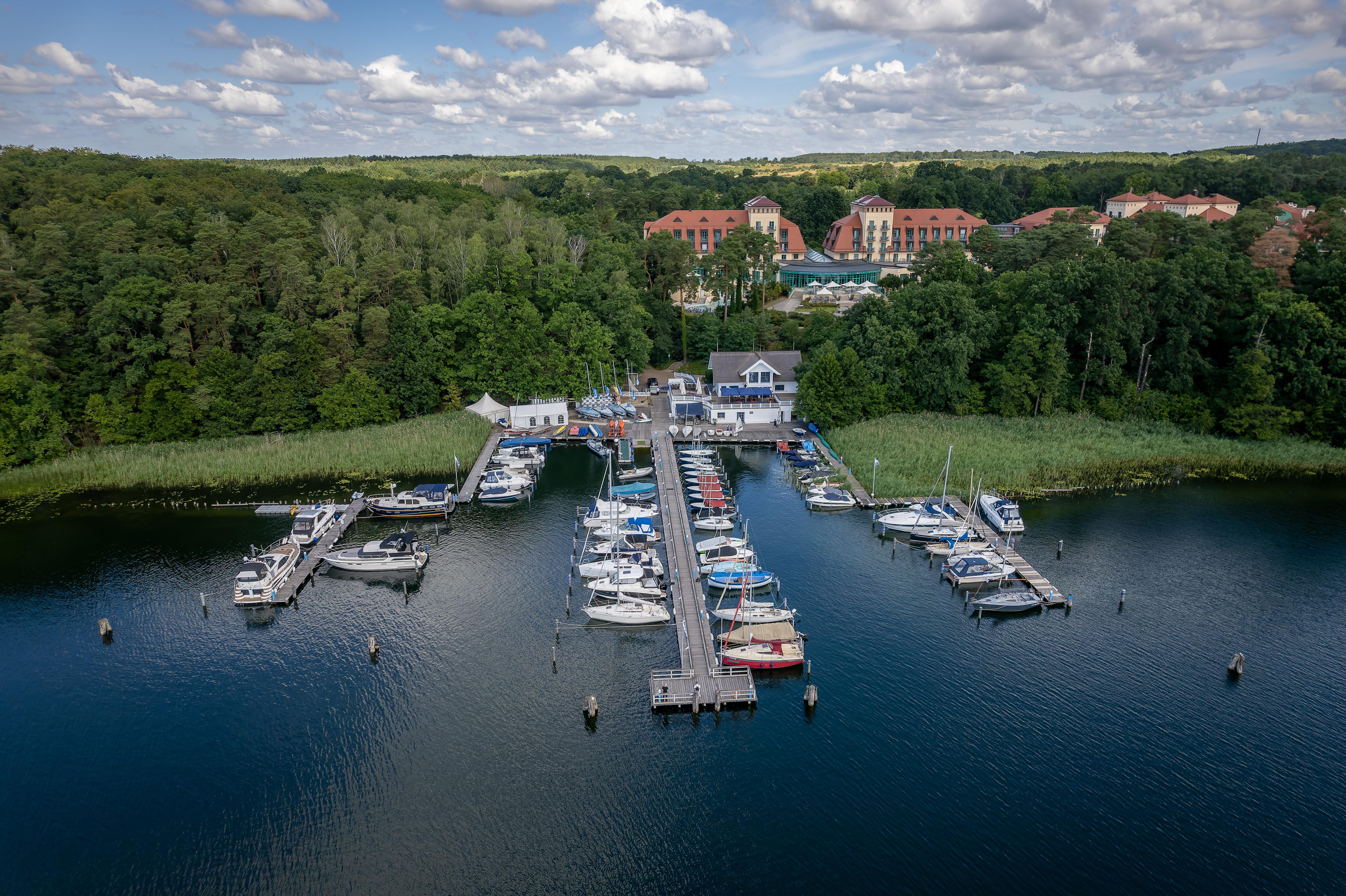 Precise Resort Bad Saarow Extérieur photo Aerial view of the marina